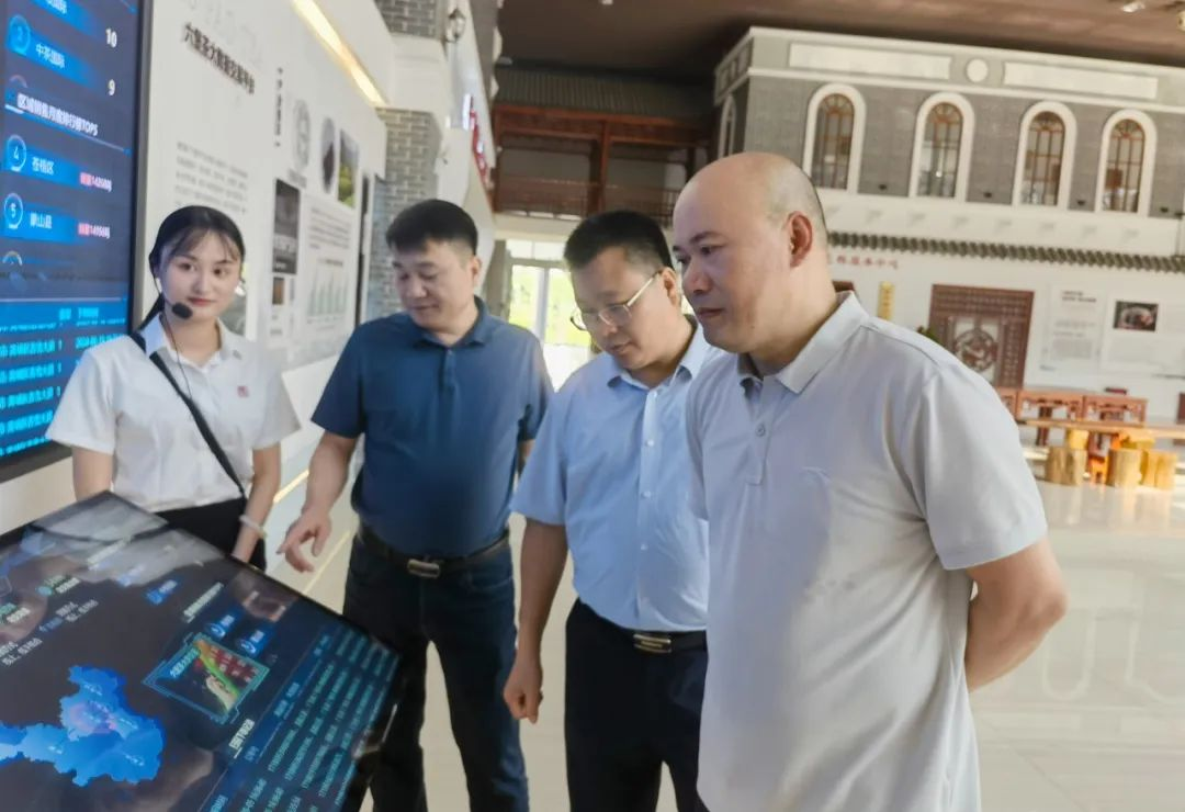 履新職 謀新篇——六堡茶公司新任領(lǐng)導班子深入各項目現(xiàn)場悉心調(diào)研謀發(fā)展